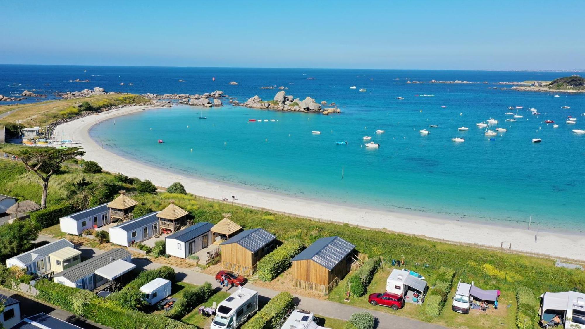 Camping De La Cote Des Legendes Бриньоган-Плаж Экстерьер фото