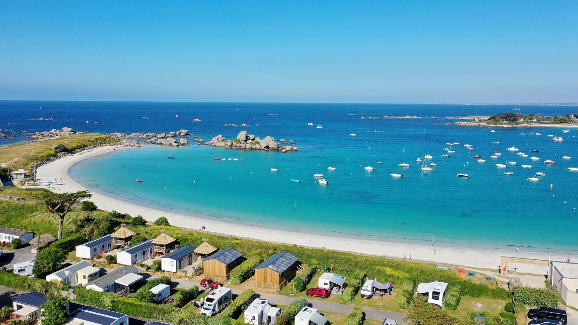 Camping De La Cote Des Legendes Бриньоган-Плаж Экстерьер фото